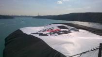 Beşiktaş Bayrağı 3. Köprüye Asıldı!