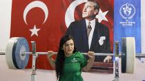TÜRKİYE'NİN GURURU GÜLİSTAN ÖZDEMİR'DEN İKİ DÜNYA REKORU!