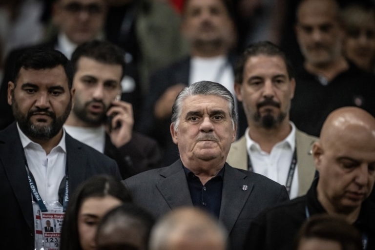 BJK Başkanı Adalı, Fenerbahçe 19 Sayı Öne Geçince Salonu Terk Etti!
